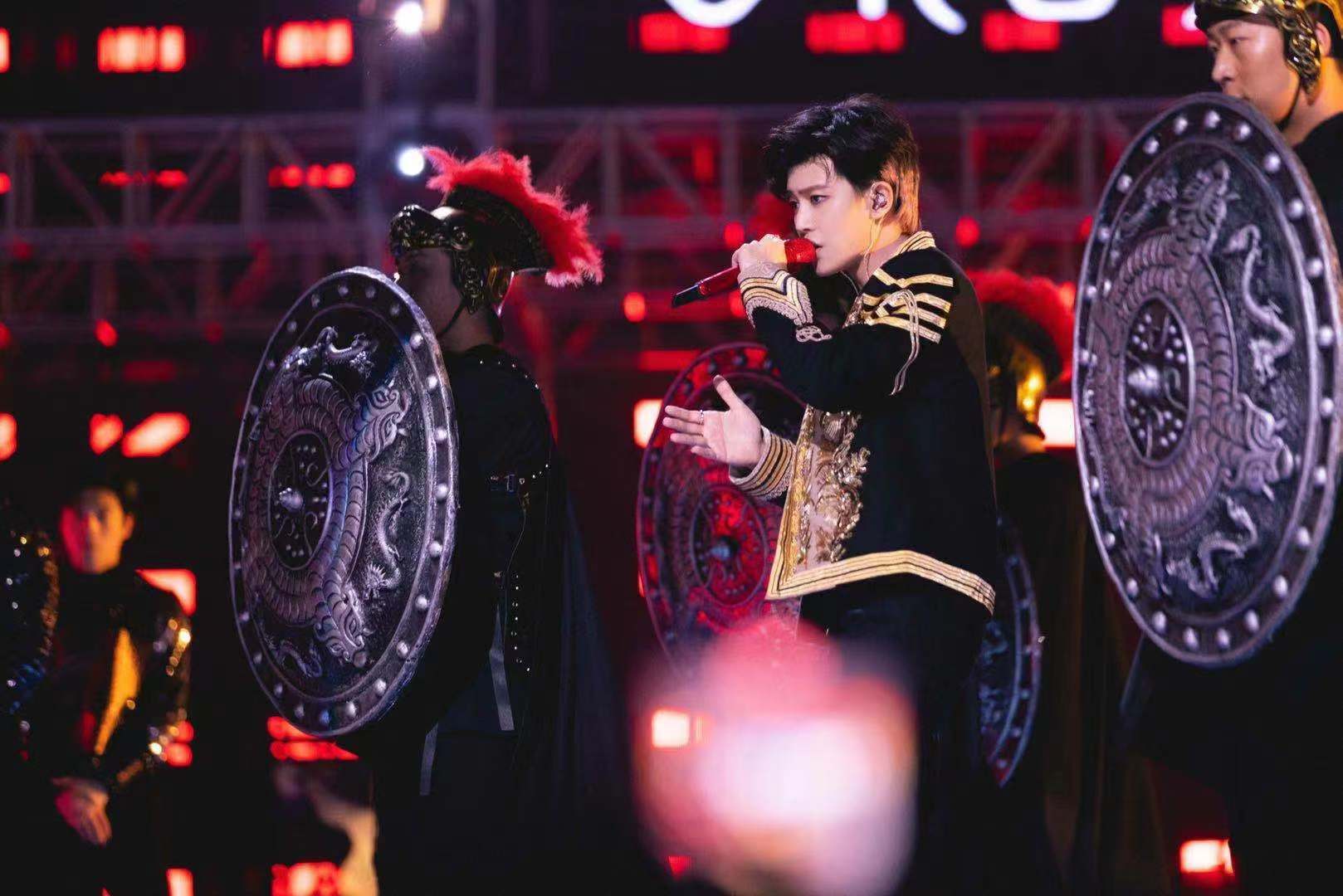 任嘉伦嗨唱"616真心夜" 帅气满分燃爆全场|华夏|任嘉伦|歌曲_新浪新闻