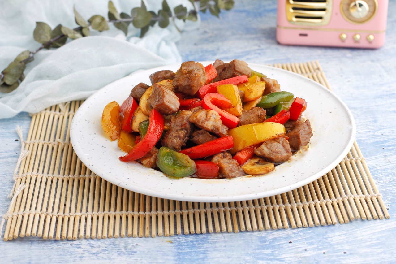 家常小炒彩椒牛柳:好看又好吃,营养高味道好,我家孩子超爱吃