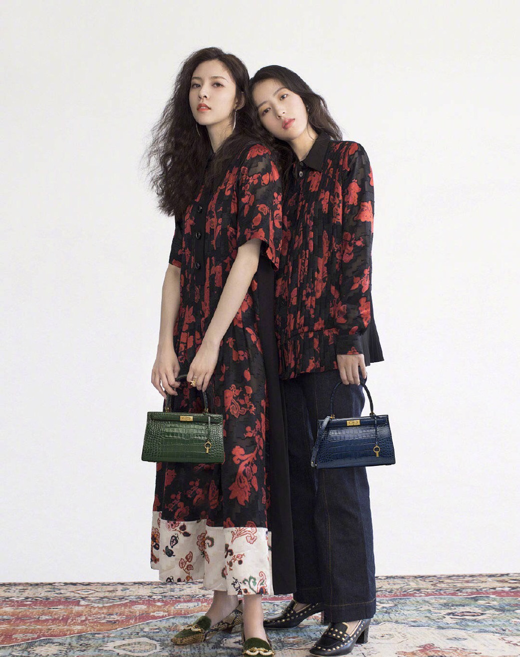 赵丽颖李冰冰罕见合体穿印花闺蜜装一个气场全开一个甜美可爱