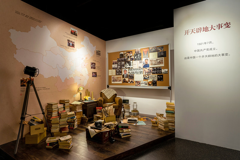 "小而美"场景带领观众穿越时空,电博"光影颂百年"主题展开幕