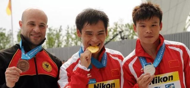 他曾赛场清唱国歌,但以世界冠军身份换籍,今一消息招致骂声一片休闲区蓝鸢梦想 - Www.slyday.coM 他曾赛场清唱国歌,但以世界冠军身份换籍,今一消息招致骂声一片休闲区蓝鸢梦想 - Www.slyday.coM