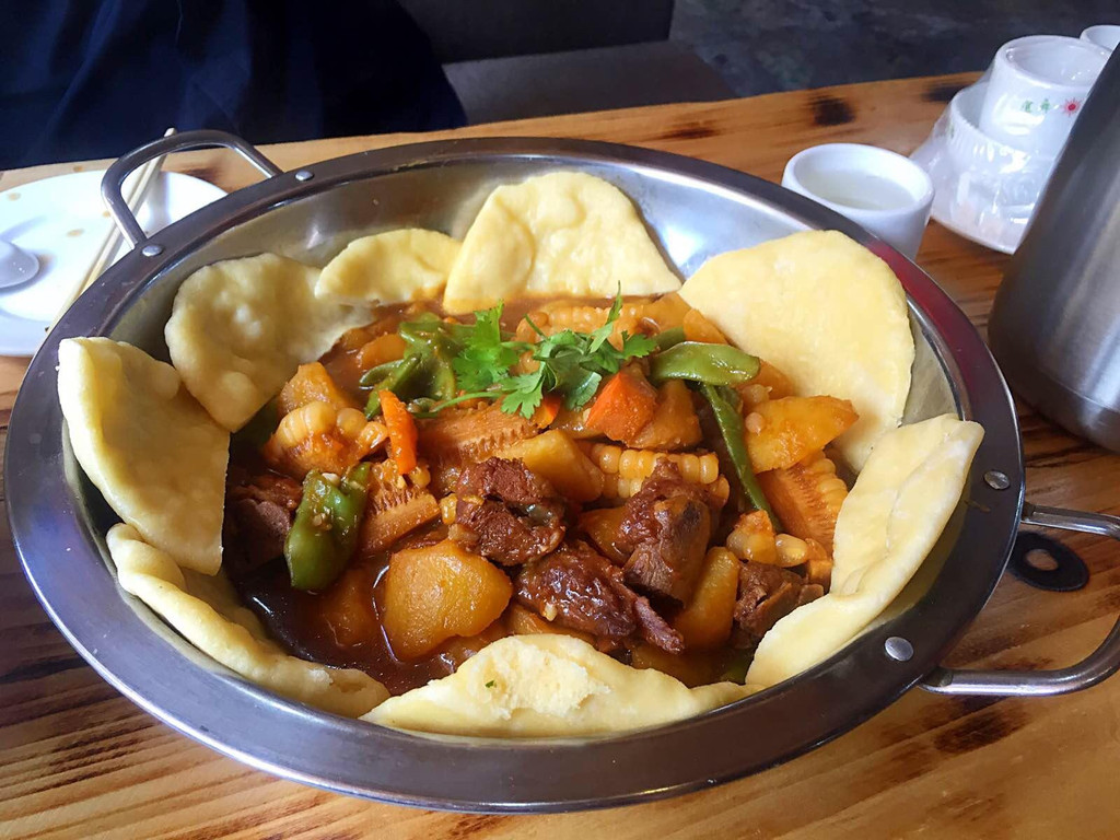 东北人最爱的一锅出有饭有菜还有肉在也不用受灶热之苦了