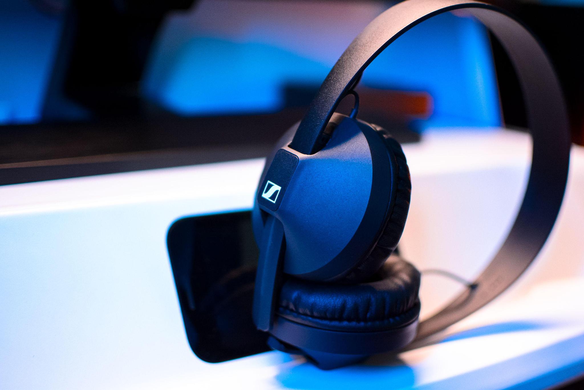 头戴式蓝牙耳机不便携森海塞尔hd250bt评测轻便易用