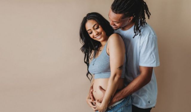 恭喜库里妹夫晒媳妇大肚孕照公布喜讯库里家族又添丁进口