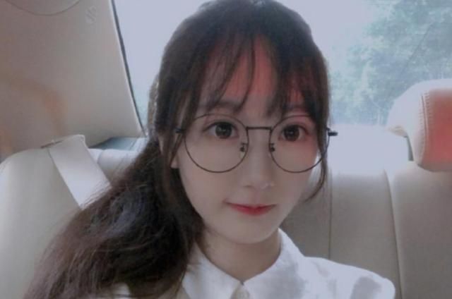 王思聪偷看赖神直播?聊天记录被曝光后,居然和赖神瓜妹的一个样休闲区蓝鸢梦想 - Www.slyday.coM 王思聪偷看赖神直播?聊天记录被曝光后,居然和赖神瓜妹的一个样休闲区蓝鸢梦想 - Www.slyday.coM