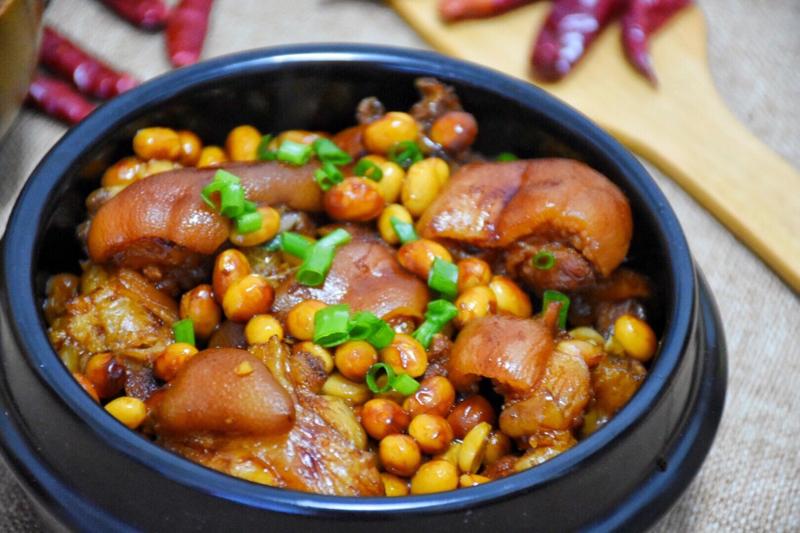 黄豆和猪脚才是天作之合不放一滴油软糯香滑酥烂可口绝了