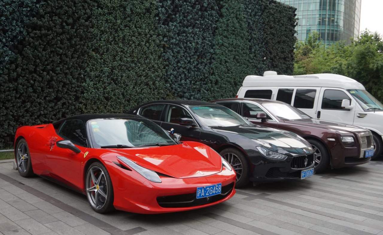 在路上开廉价车和豪车的区别,看网友真实体会