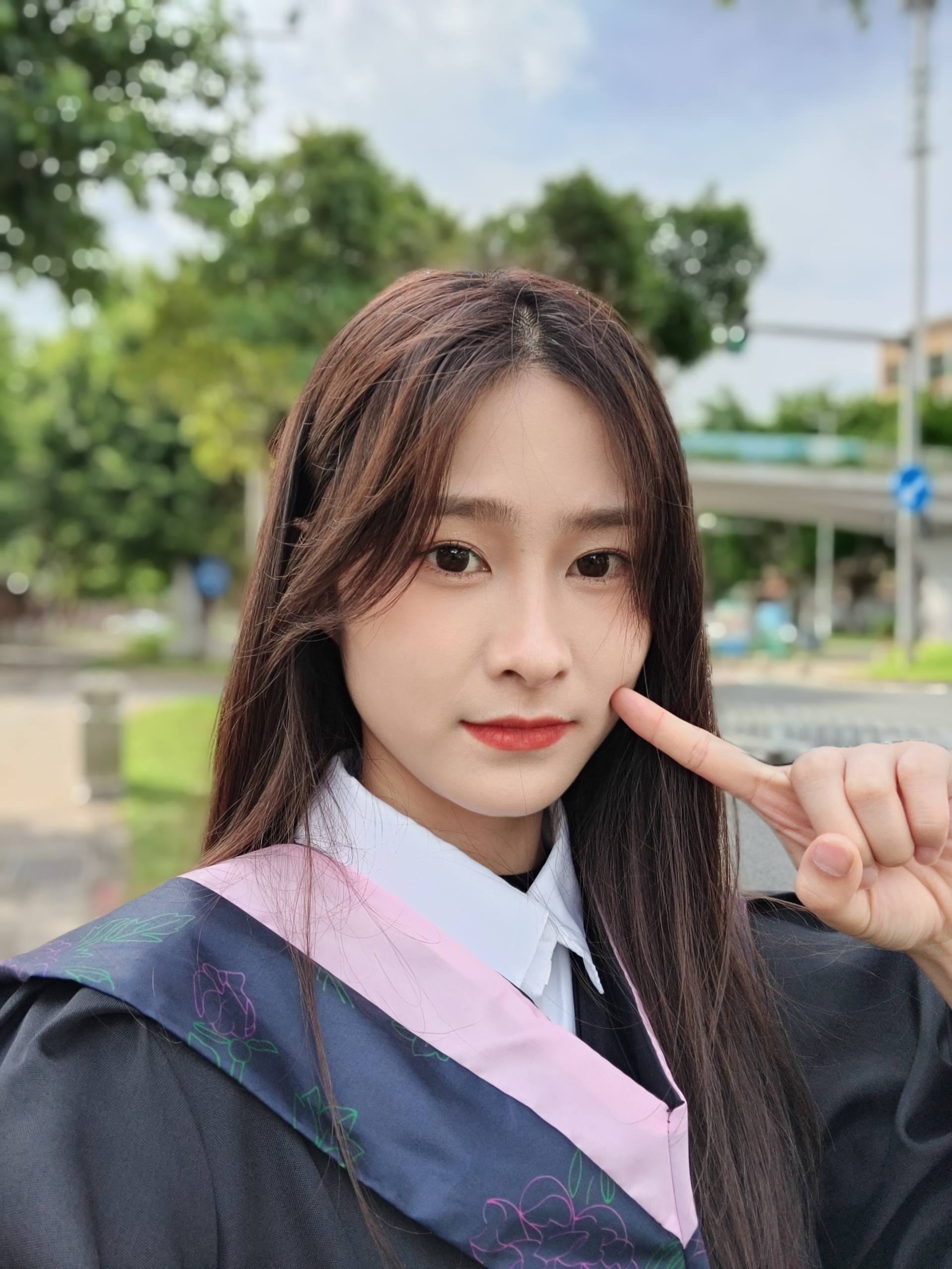 因胡歌入手一加9pro没想到我的自拍毕业照火爆朋友圈