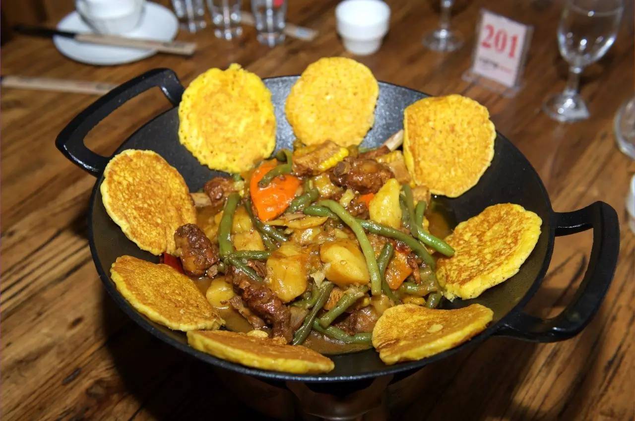 东北人最爱的一锅出有饭有菜还有肉在也不用受灶热之苦了