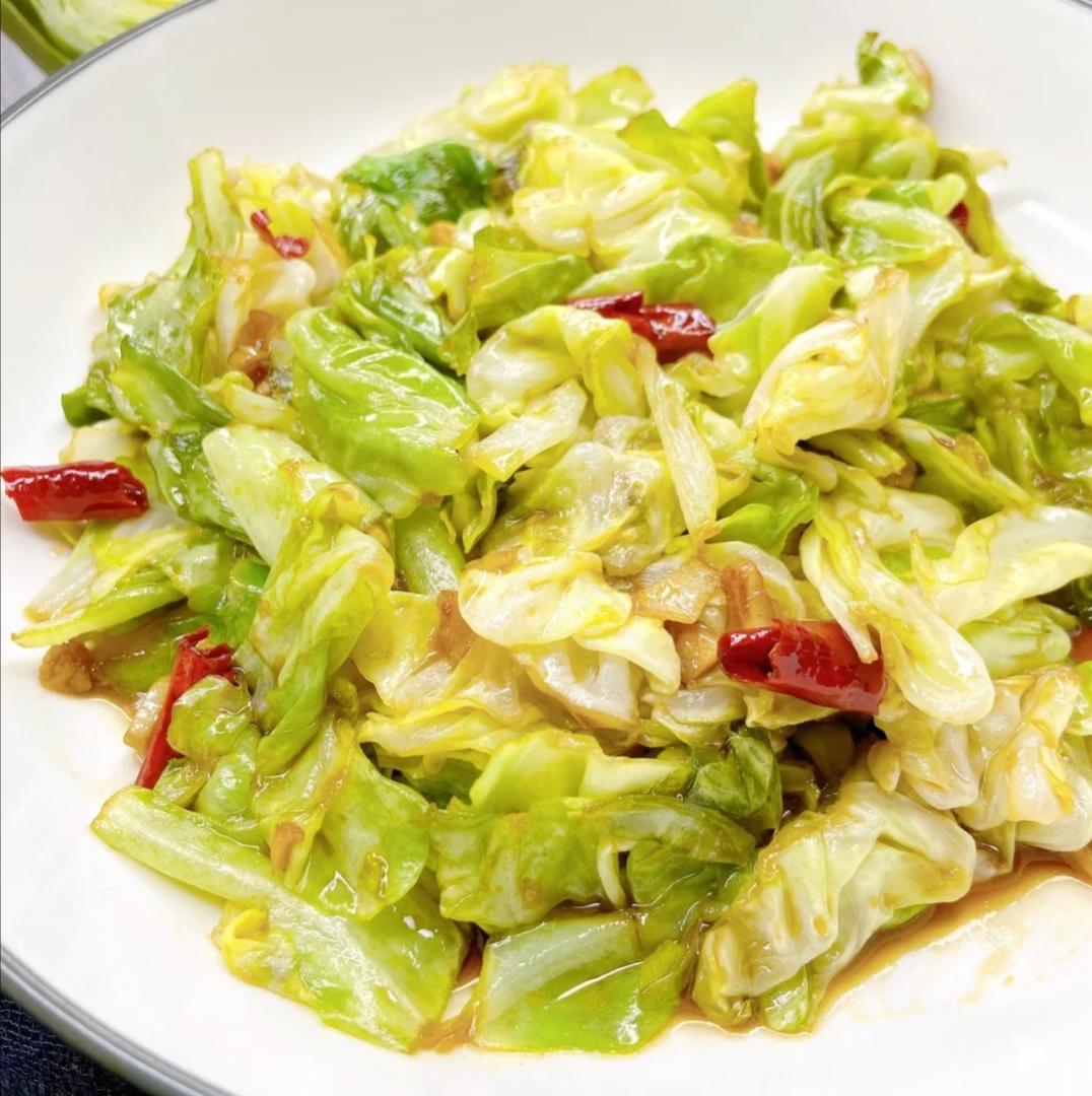 美食家常菜推荐:酸辣手撕包菜,懒人版章鱼小丸子,椒盐虾仁