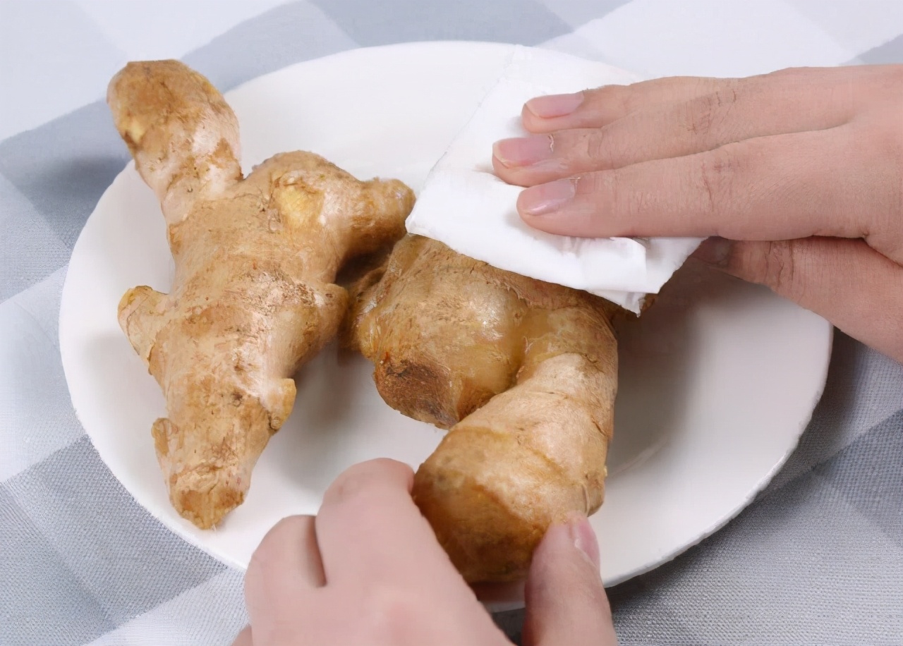 生姜保存原来如此简单!别再塞冰箱了,牢记这4招,不长芽不干瘪