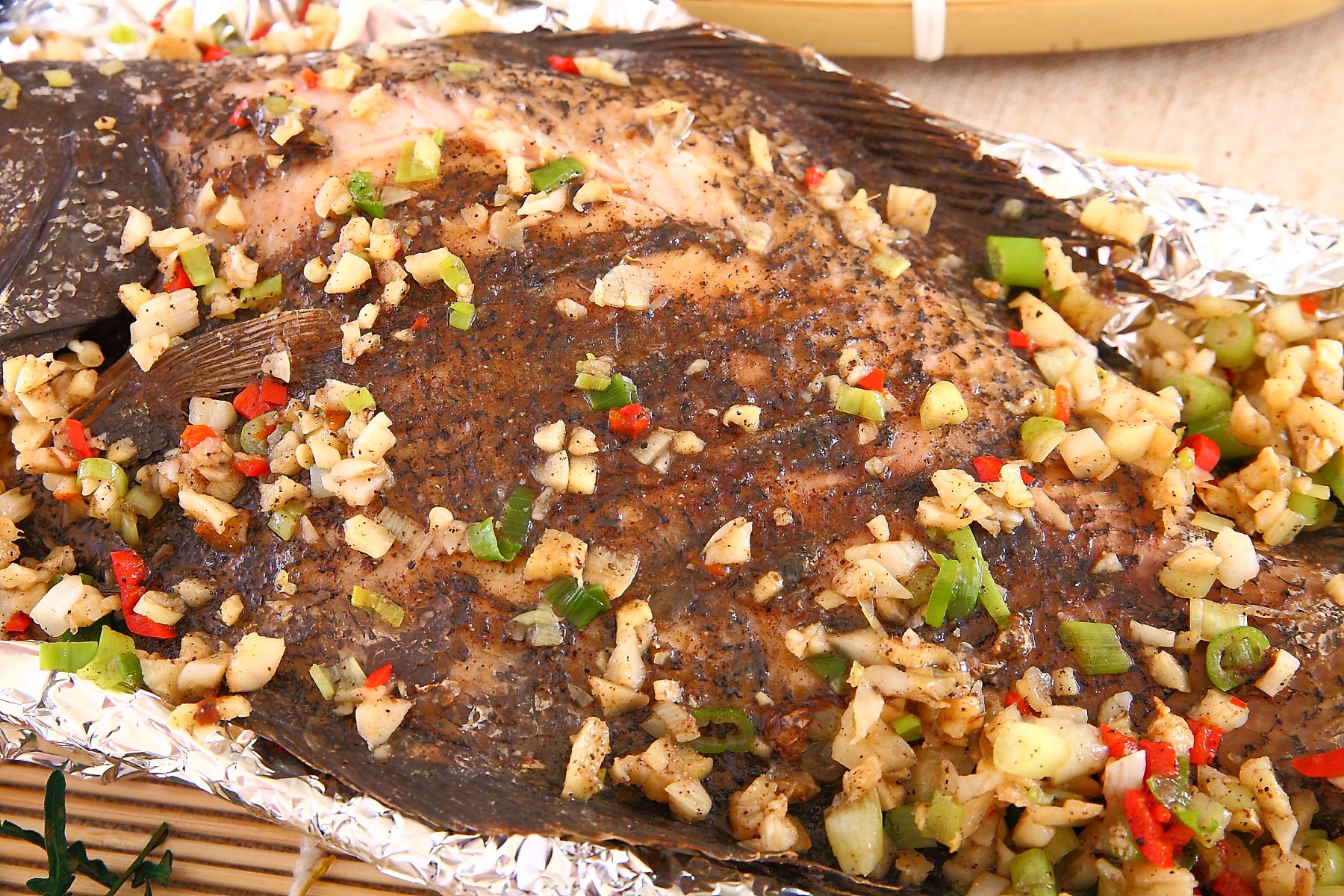 比目鱼炖海鲜菇鲜香美味营养高简单方便刺少老人小孩要常吃