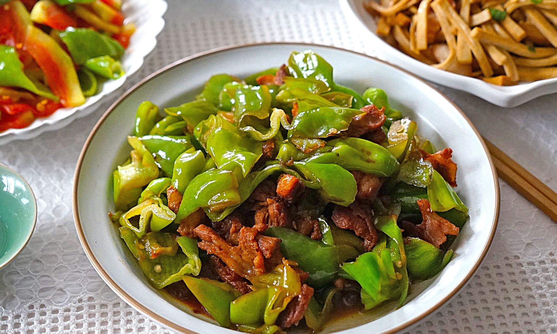 苏北一家四口的极简午餐火了,4道家常菜,营养又下饭,味道超棒