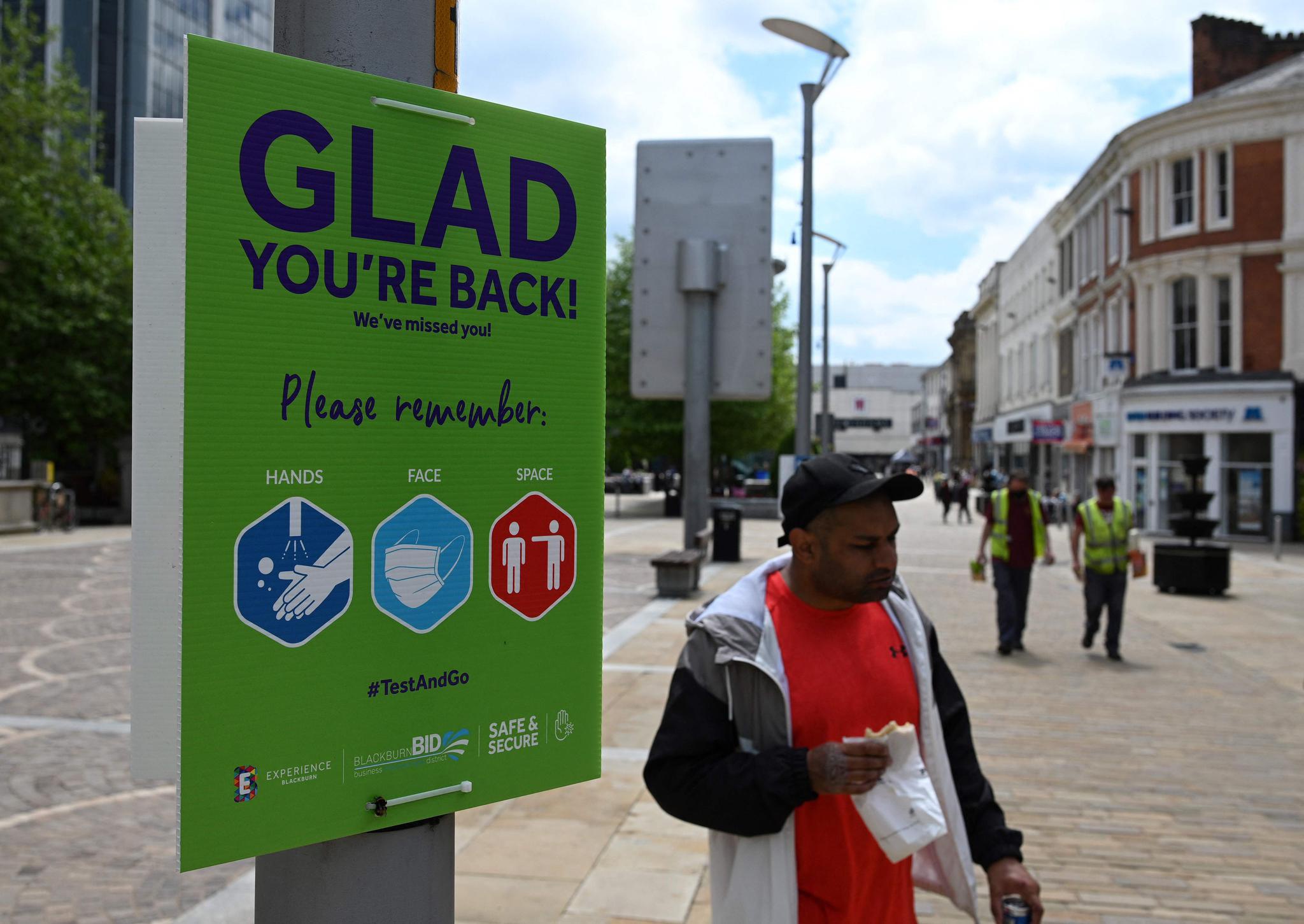 英国新增新冠确诊病例9055例|新冠肺炎_新浪新闻