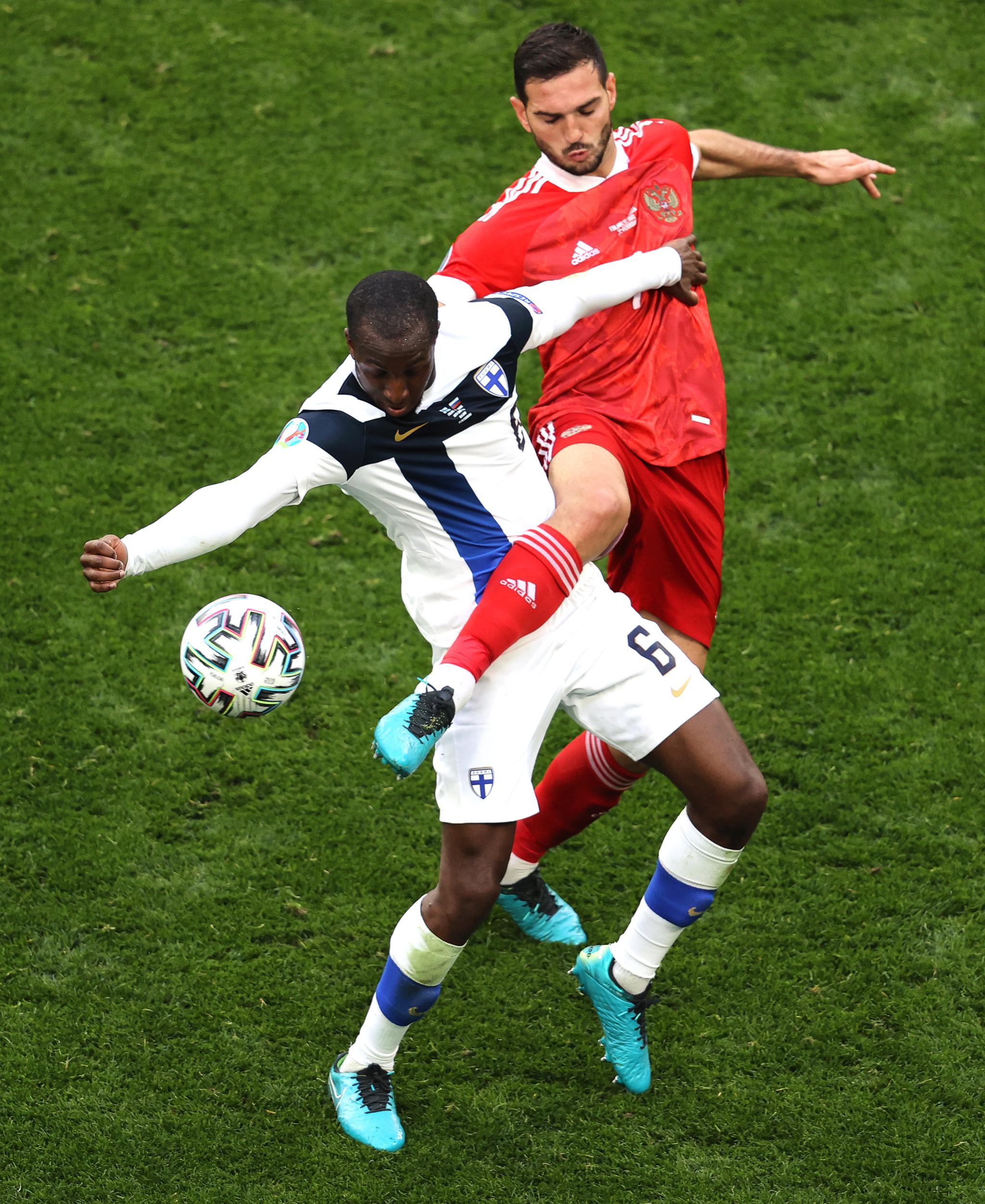 足球——欧锦赛:俄罗斯胜芬兰