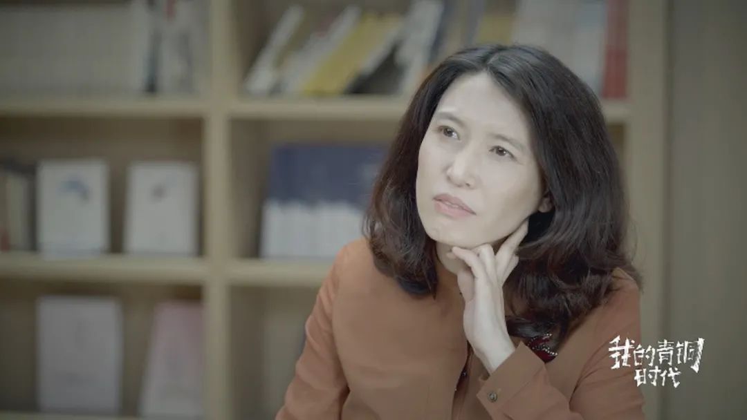 罗翔刷屏背后,这个女人该红出圈了