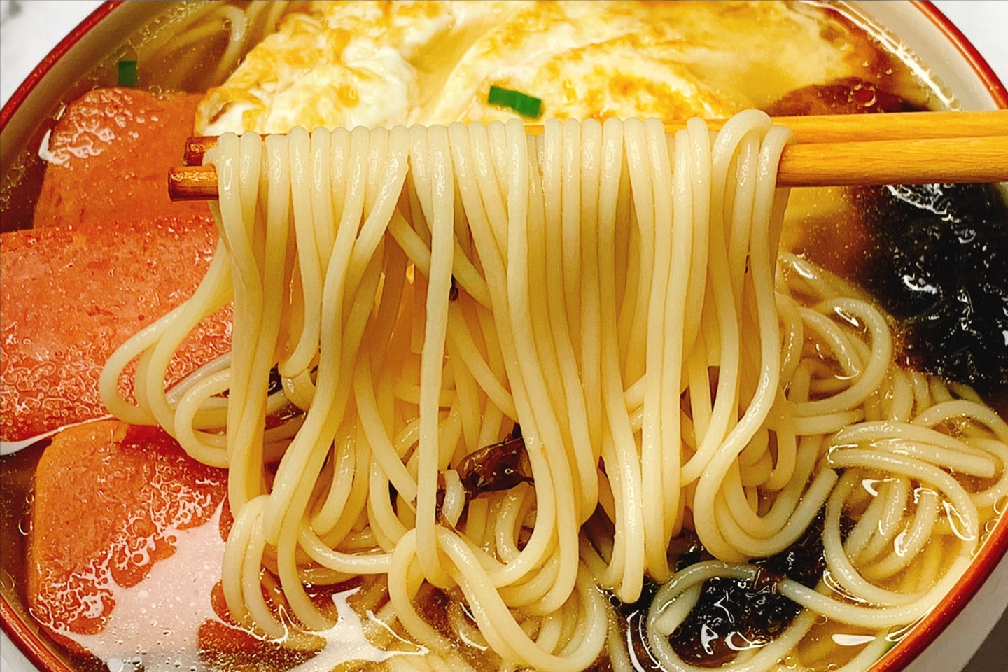 荷包蛋清汤面:朴实无华,百吃不厌,几分钟就能搞定