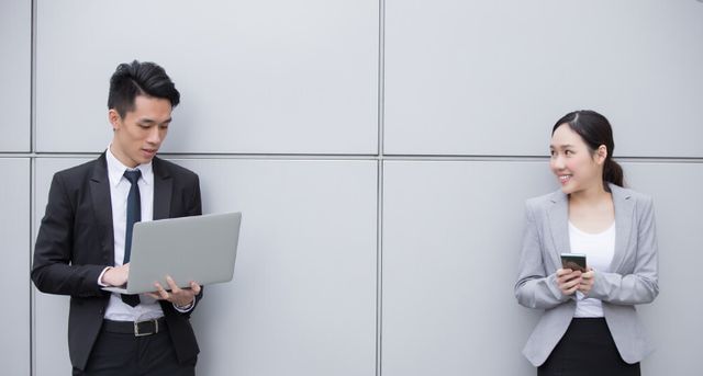 男女同事一起出差,为了省钱只开一间房合适吗?3个女人说出答案休闲区蓝鸢梦想 - Www.slyday.coM 男女同事一起出差,为了省钱只开一间房合适吗?3个女人说出答案休闲区蓝鸢梦想 - Www.slyday.coM