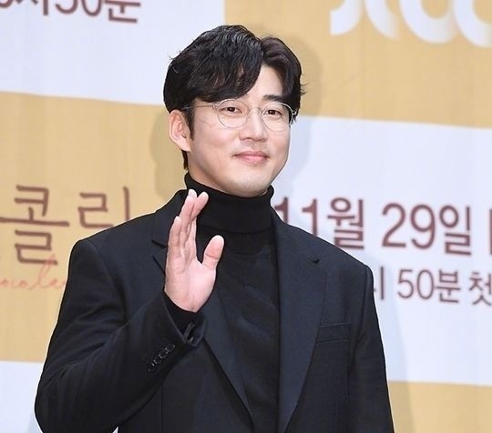 42岁男星尹启相曝新恋情!想与小5岁女友结婚,曾与李荷妮相恋7年