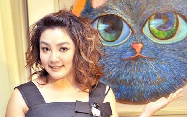 46岁女星嫁小11岁嫩男,结婚一年半男方欠债八百万,还出轨吃软饭