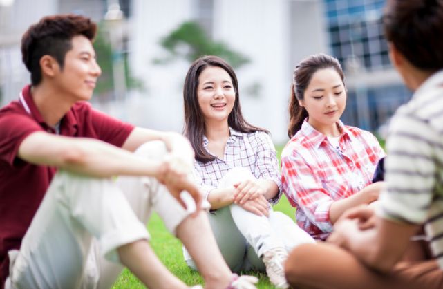 人与人交往时,少说这3件事,朋友会越来越喜欢你