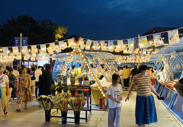 七宝万科广场「摊玩儿夜市」热力来袭