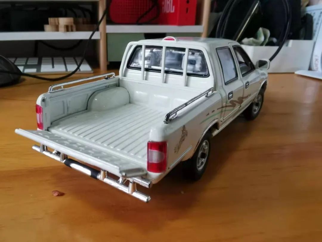 而且在我的印象里,这台有着非承载车身的扬子麒麟皮卡,其实舒适性是比