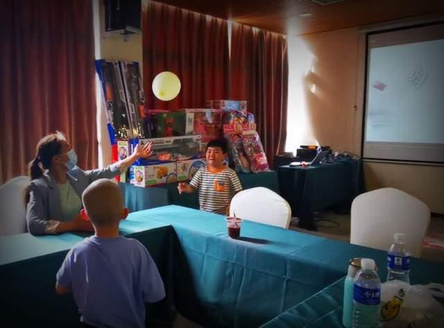 7岁男孩儿童节高兴玩耍,父母却为他体内不定时“炸弹”担心不已休闲区蓝鸢梦想 - Www.slyday.coM 7岁男孩儿童节高兴玩耍,父母却为他体内不定时“炸弹”担心不已休闲区蓝鸢梦想 - Www.slyday.coM