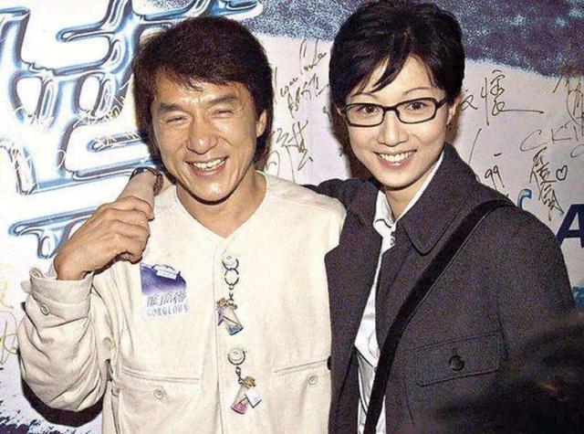 林凤娇和成龙结婚近40年了,成龙为什么突然退出了妻子的公司呢?