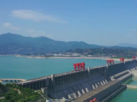 三峡水电站一年产生多少gdp_上大的 赚钱 水电站,投资元,年产值元(2)