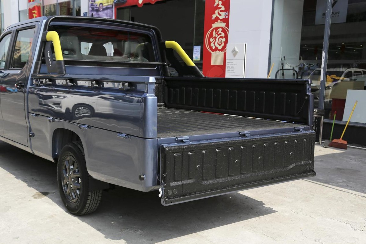 年轻人首台皮卡,坐拥2米长货箱 5座布局,6万多就能开走