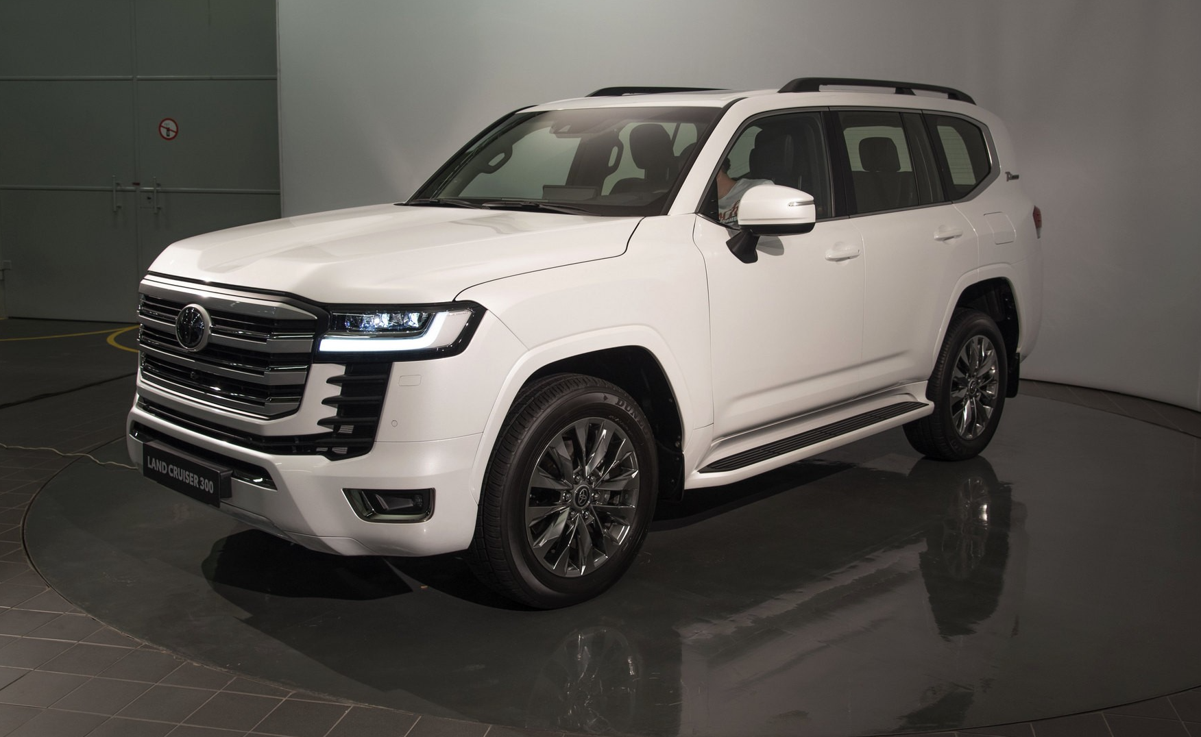 全新兰德酷路泽发布,全面提升公路性能,"越野天赋"被浪费了?