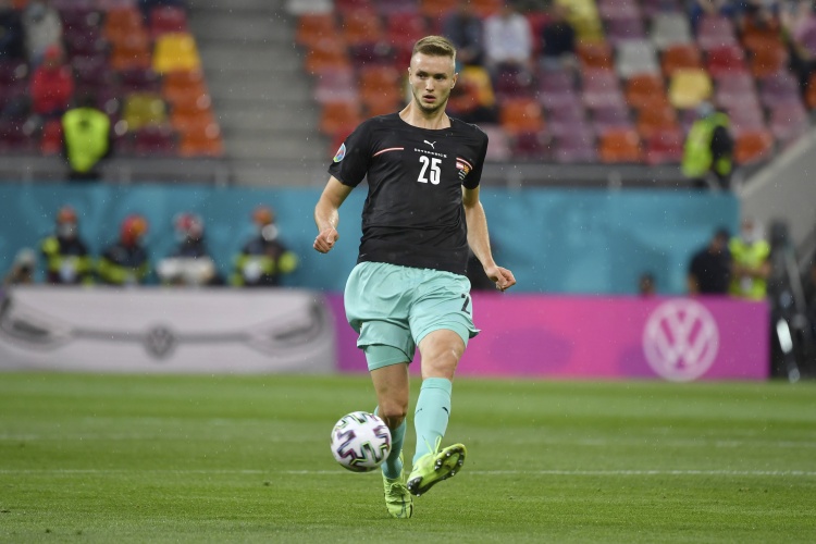 图片报:米兰有意斯图加特23岁前锋卡拉季奇,已与经纪人会面