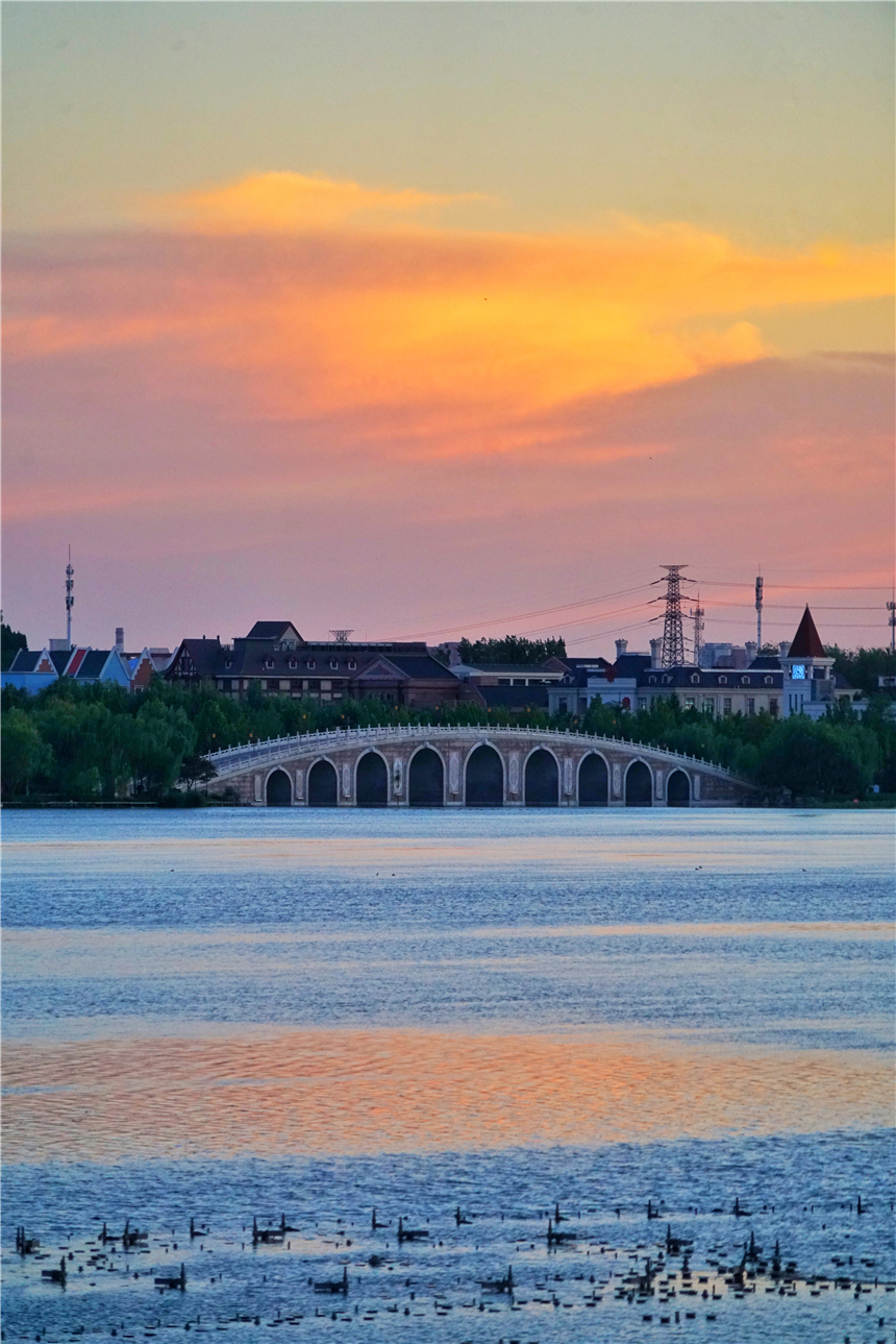 中国北方最大的城市中央公园位于河北唐山四季美景如仙境一般
