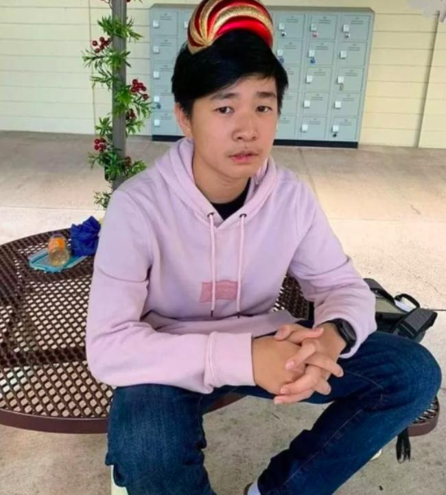 从小哭包变情感博主金民国十八岁初长成长相趋于平庸