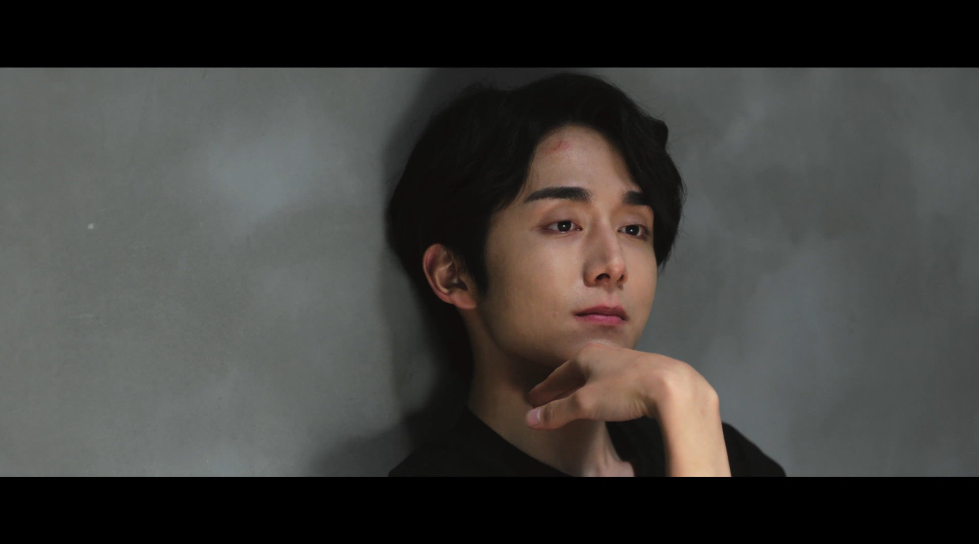 笑尿名场面戏外互动有 余声声单手夹碎江熠盘了七年的核桃