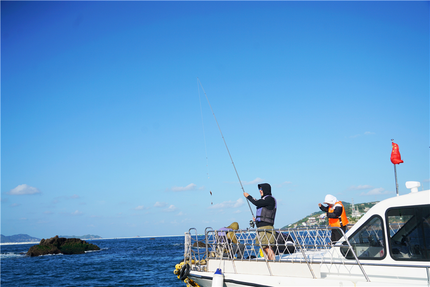 国内浪漫的海岛浙江嵊泗东方小希腊坐船海钓欣赏唯美日落