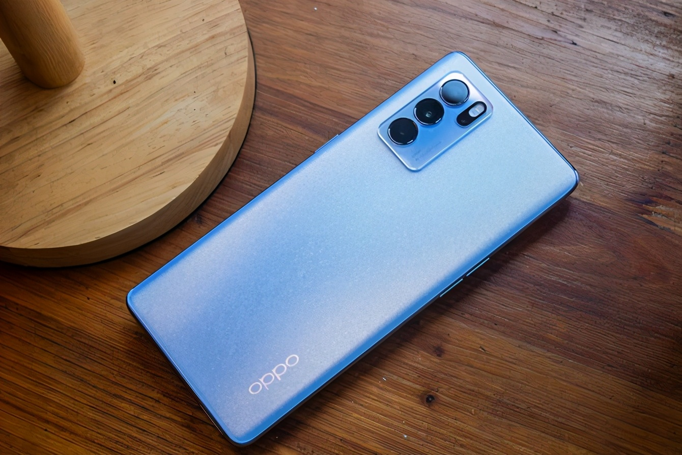 拍照还得opporeno6pro影像体验焕采美妆让小姐姐爱不释手