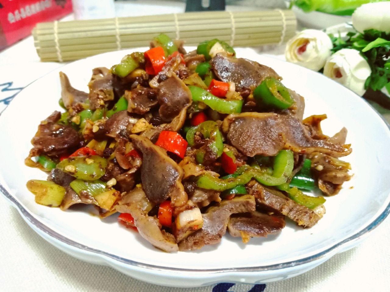 朋友还是北方朋友,这道菜都是火遍大江南北的家常菜,并且鸡胗的嚼劲