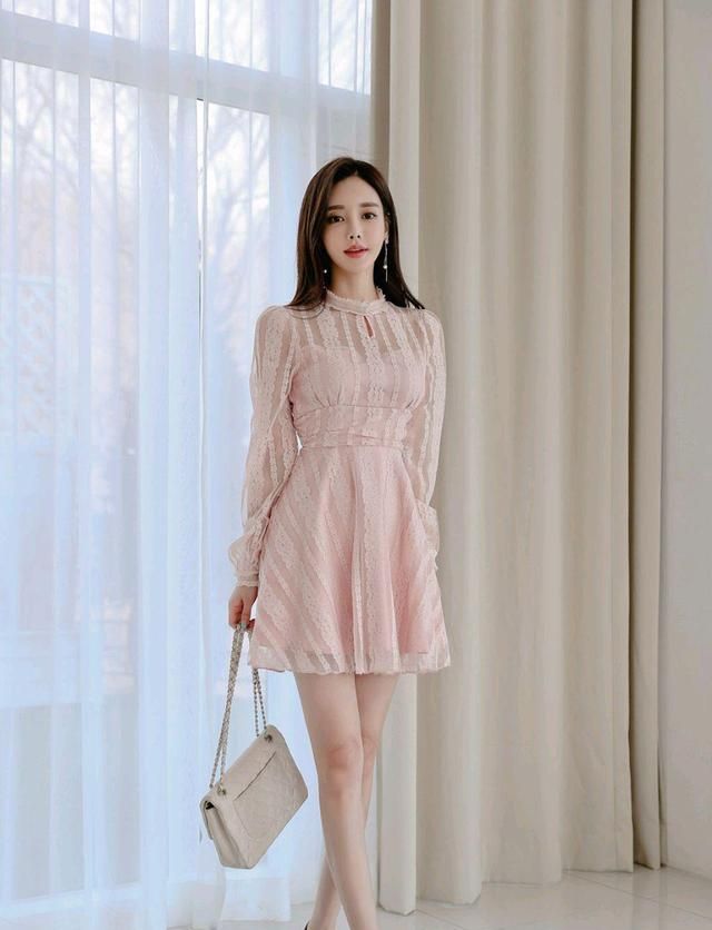 孙允珠美图欣赏第647期彩虹初恋晴霓杨花百褶公主裙