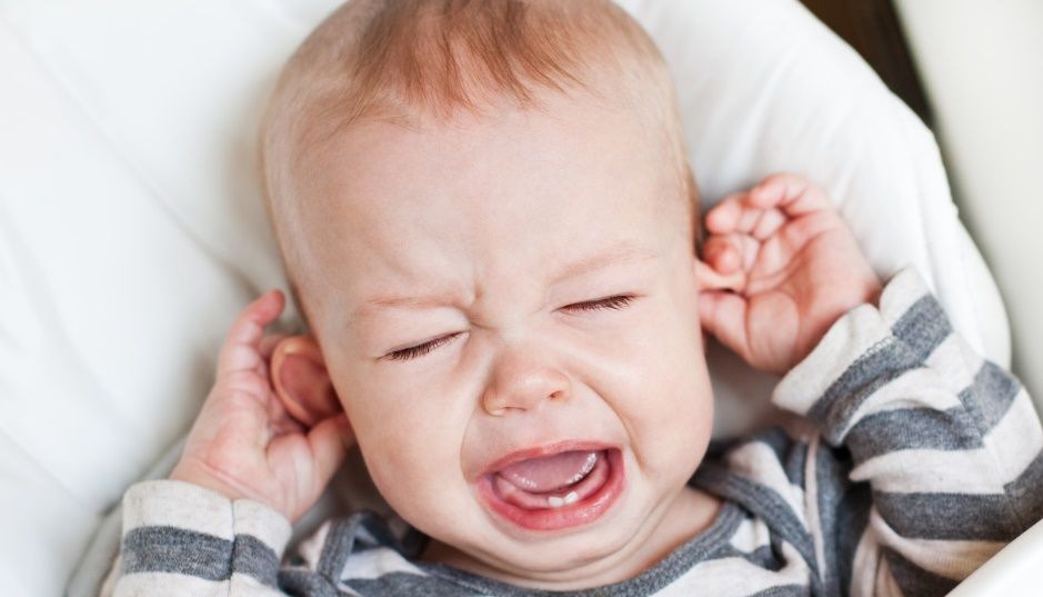 1岁弟弟渴醒哭着要水喝,3岁姐姐被吵醒,举动太暖心休闲区蓝鸢梦想 - Www.slyday.coM