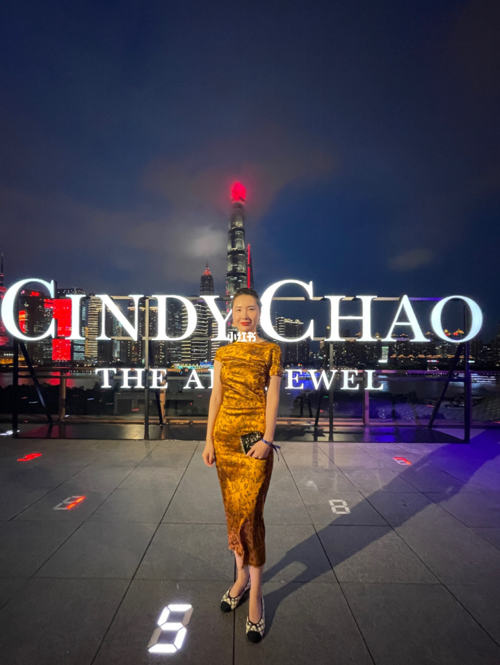 董花花晒旗袍装被吐槽老气张大奕懒理店铺发博内涵黄子韬