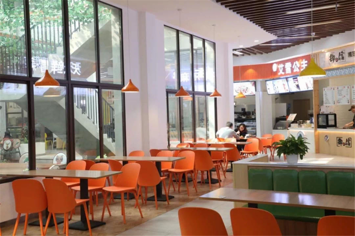 跟着肖战打卡重庆工商大学,食堂成了网红店,脆皮鸡太好吃了