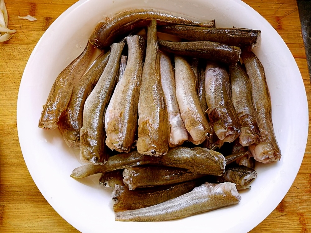 软炸小光鱼的做法!