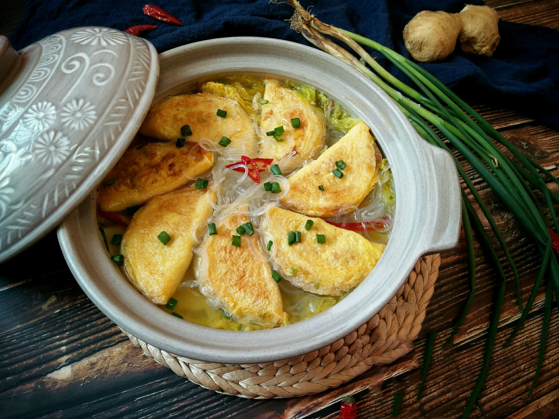 蛋饺娃娃菜粉丝煲,清爽不油腻