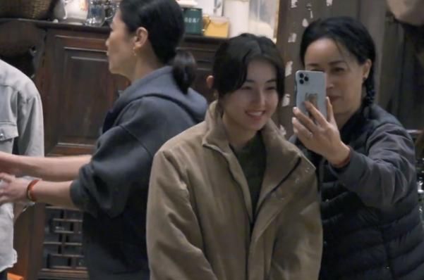 那英13岁女儿称子枫的笑太可怕,“黑历史”犹存,子枫用微笑化解休闲区蓝鸢梦想 - Www.slyday.coM 那英13岁女儿称子枫的笑太可怕,“黑历史”犹存,子枫用微笑化解休闲区蓝鸢梦想 - Www.slyday.coM