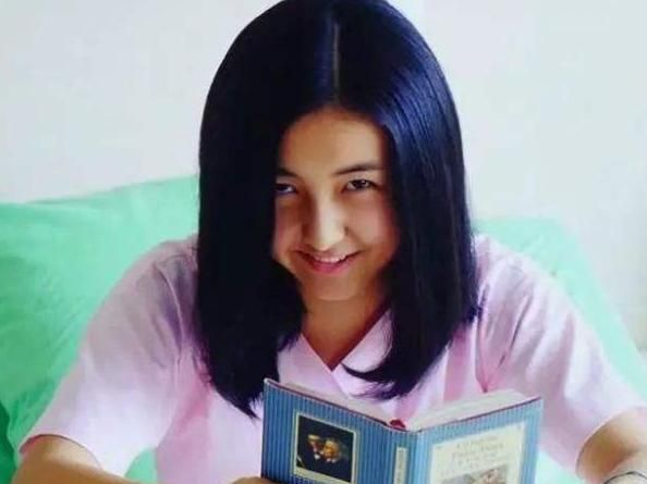 那英13岁女儿称子枫的笑太可怕,“黑历史”犹存,子枫用微笑化解休闲区蓝鸢梦想 - Www.slyday.coM 那英13岁女儿称子枫的笑太可怕,“黑历史”犹存,子枫用微笑化解休闲区蓝鸢梦想 - Www.slyday.coM