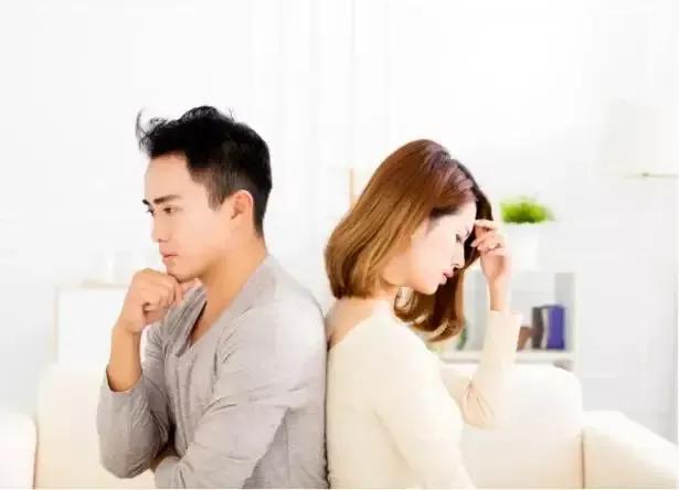 女人离婚后,为什么还坚持和前夫同住?