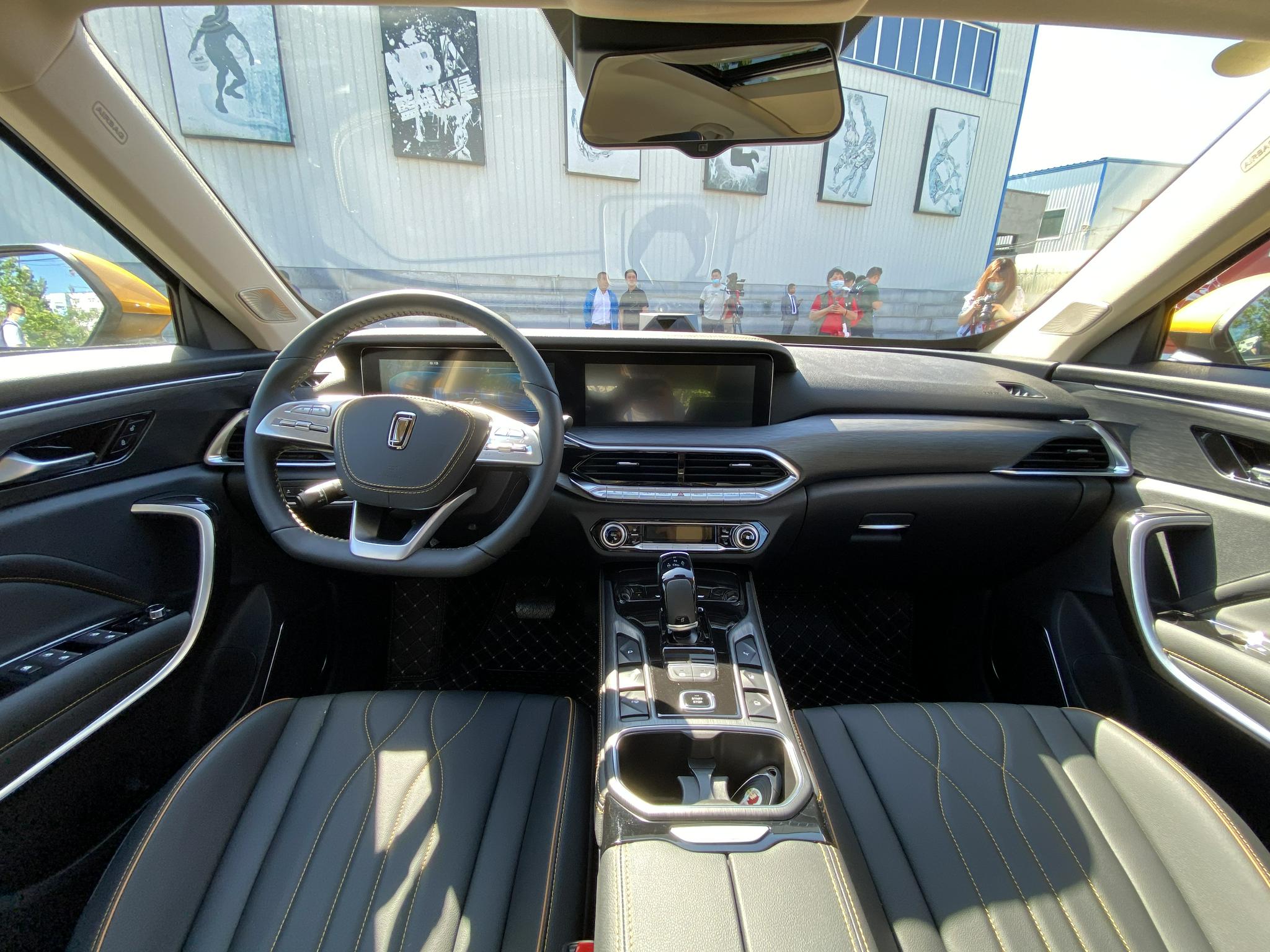 新款奔腾t77pro售1058万起座椅和车机进行调整