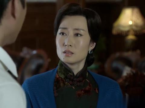 伪装者:明台彻夜未归,大姐一早在门口等他回来,大哥却说要抽他